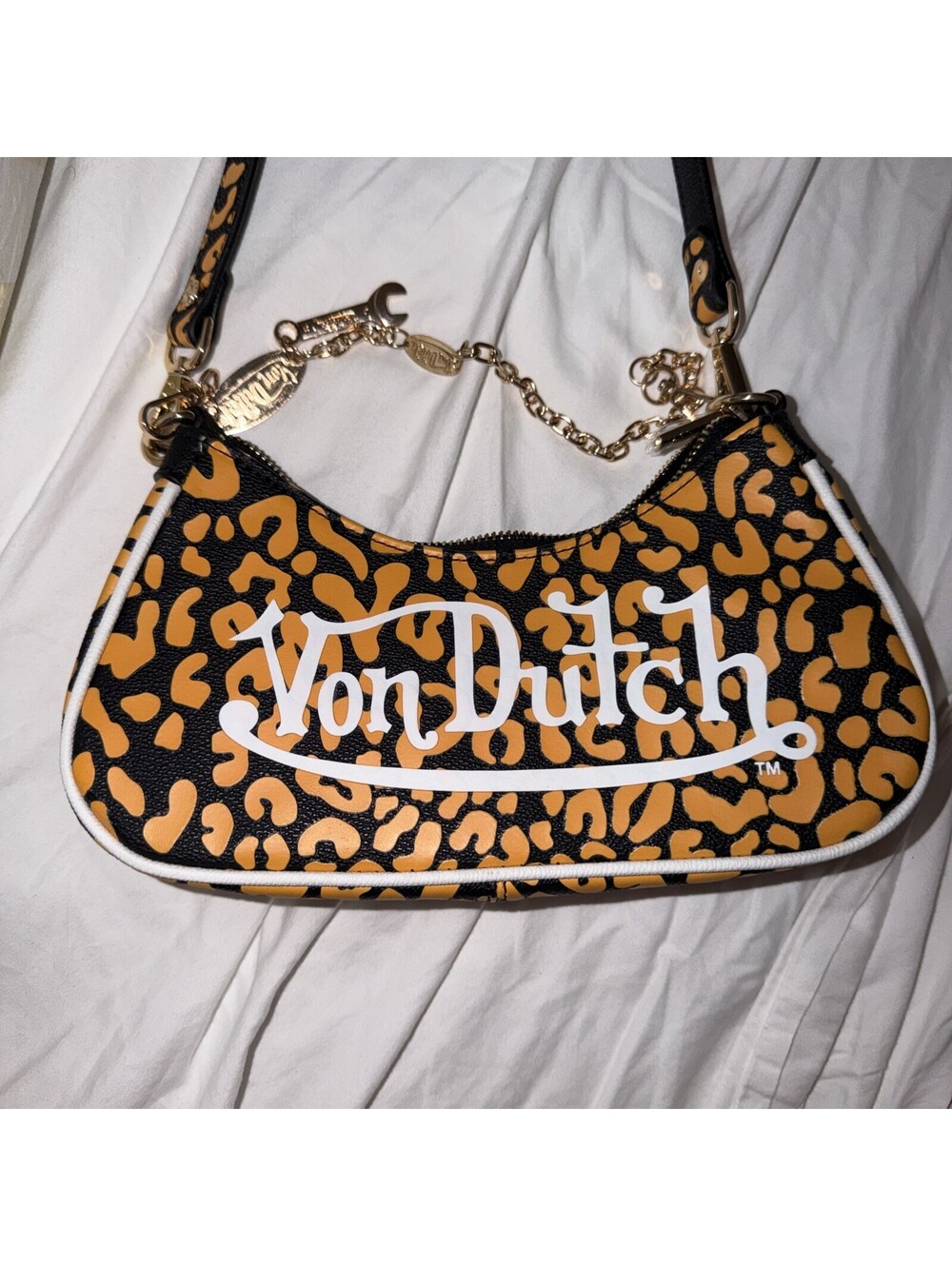Von Dutch Leopard Print Shoulder Bag with Logo and Gold Zipper Accents Y2K - Picture 1 of 4